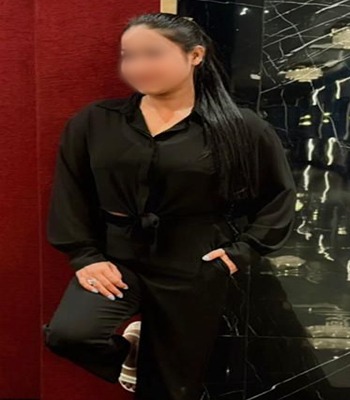 pune call girl photo